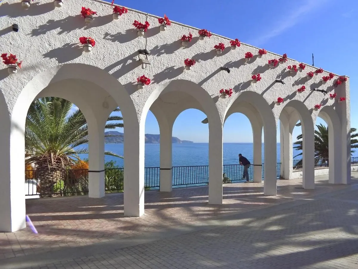 R1352 Pinomar D Villa Nerja Spain