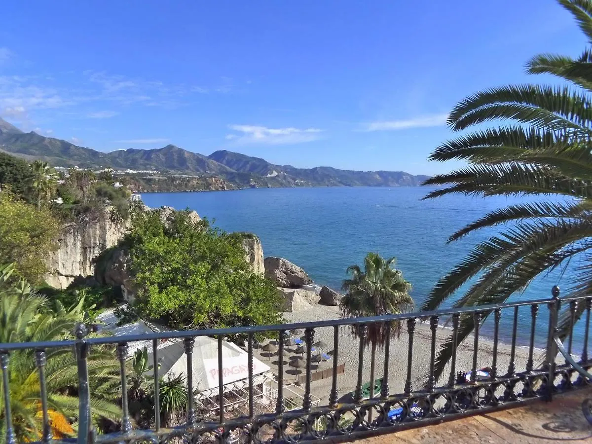 R1352 Pinomar D Villa Nerja Spain