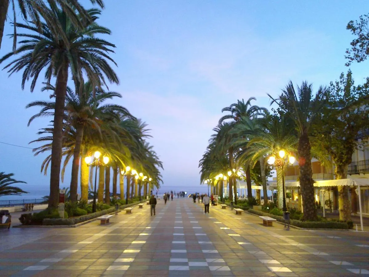R1352 Pinomar D Villa Nerja