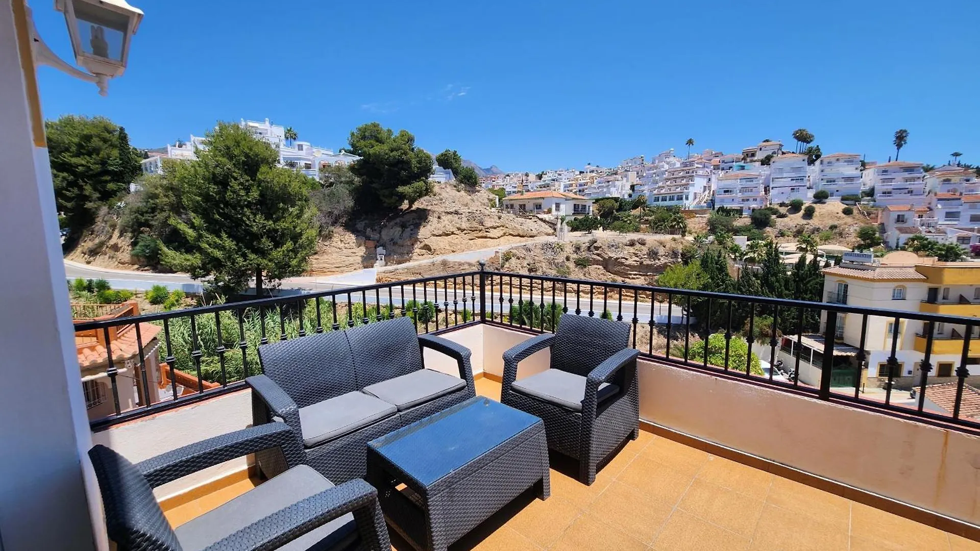 R1352 Pinomar D Villa Nerja