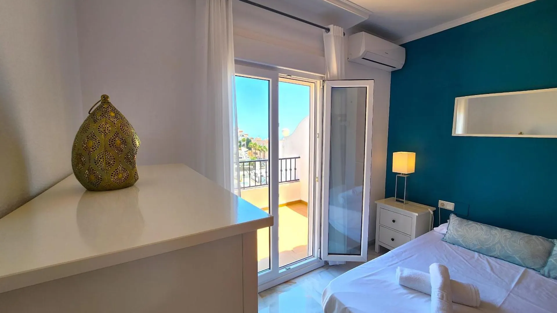 R1352 Pinomar D Villa Nerja Spain