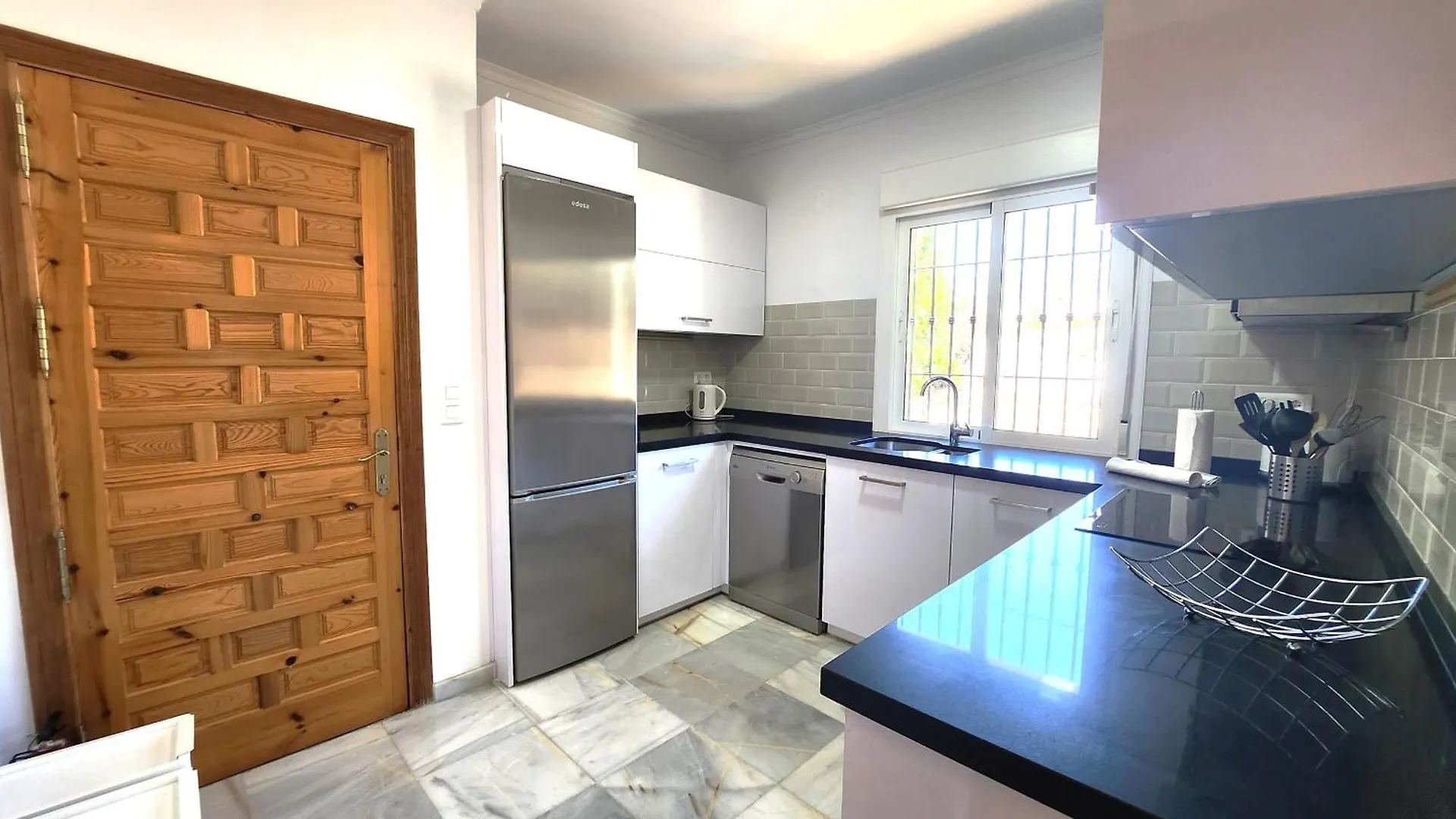 R1352 Pinomar D Villa Nerja 0*,  Spain