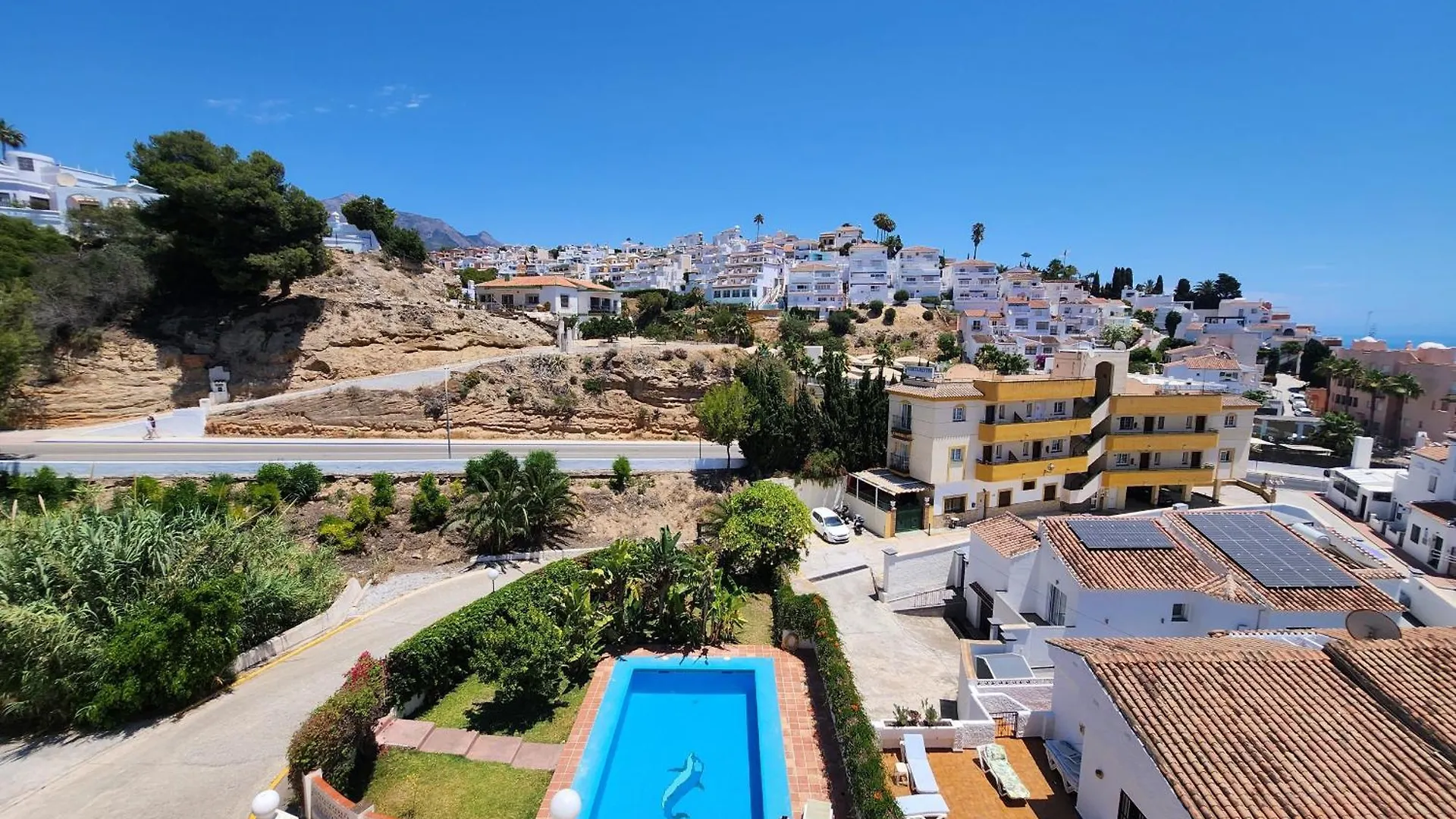 R1352 Pinomar D Villa Nerja Spain